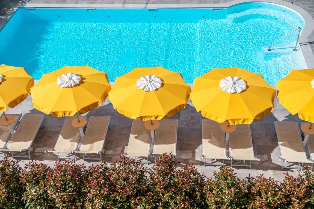Hotel Riviera Дейва Марина Екстериор снимка