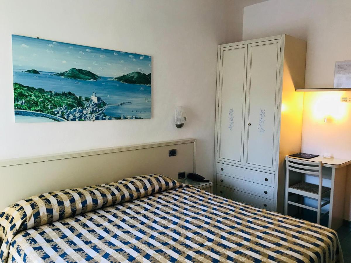 Hotel Riviera Дейва Марина Екстериор снимка